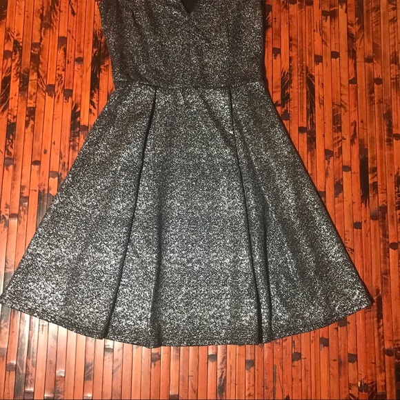 Everly Sleeveless Sparkly dress size XS gray. - Picture 5 of 8